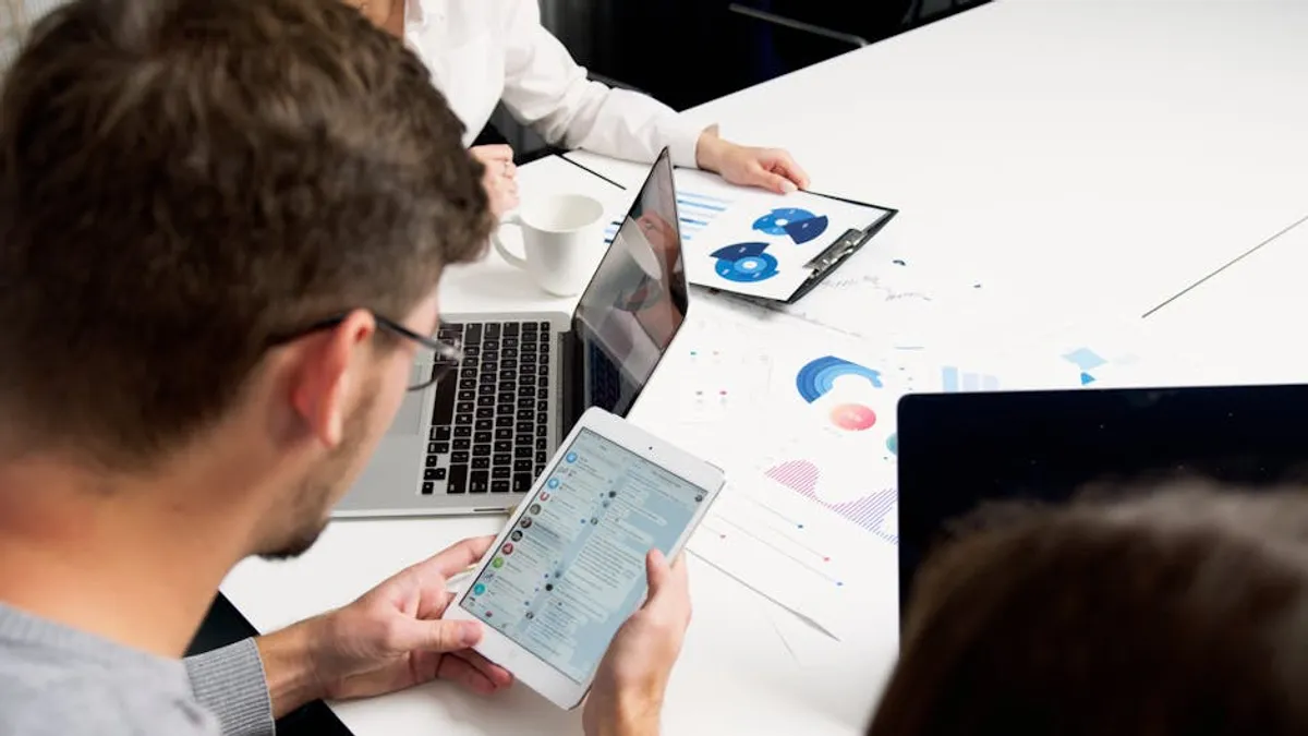 Capsuleinfo Explained: Features, Search Intent, and Safer Alternatives